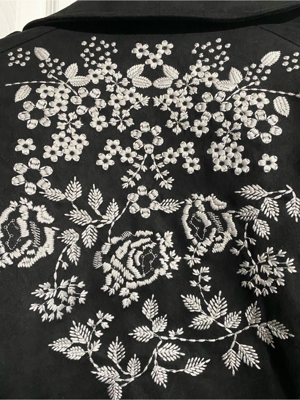 PAPARAZZI black embroidered floral NWT coat jacket size LARGE - Picture 9 of 14